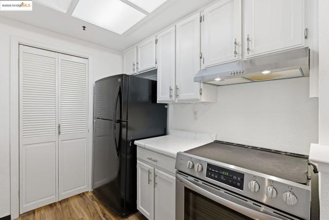 316 Dursey DR, Pinole CA: https://media.crmls.org/mediaz/fcdcee23-7088-4823-ae03-53a52d260a37.jpg