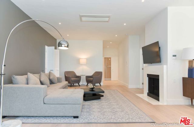 1818 Thayer Avenue, Los Angeles CA: https://media.crmls.org/mediaz/fcdd57d2-312e-40e6-a72c-7da4d17d87c5.jpg