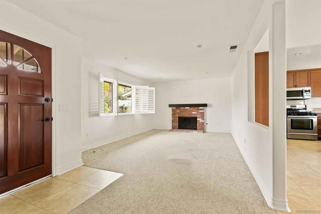 1658 Boyle Ave - photo 5