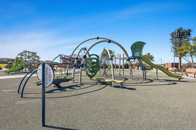 1319 Keck Road, Chula Vista CA: https://media.crmls.org/mediaz/fce01a4d-53aa-4aad-96ec-f4ade1b5eb2a.jpg