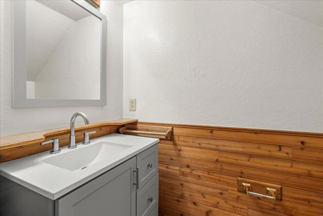 19960 Skyline Boulevard, Los Gatos CA: https://media.crmls.org/mediaz/fce05707-8a9a-4d24-84b8-8d84b042b94f.jpg