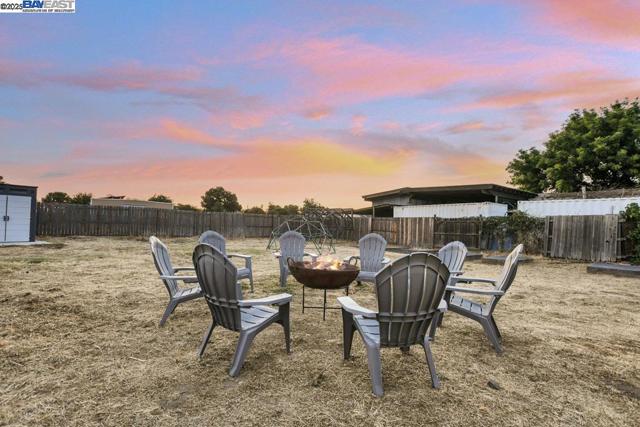 1941 Eden Plains Rd, Brentwood CA: https://media.crmls.org/mediaz/fce08437-162b-435f-9a5f-e74e89c82e99.jpg