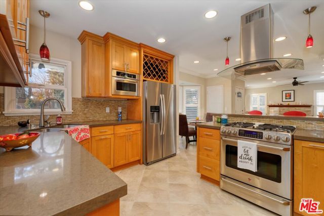 1118 North Niagara Street photo 3