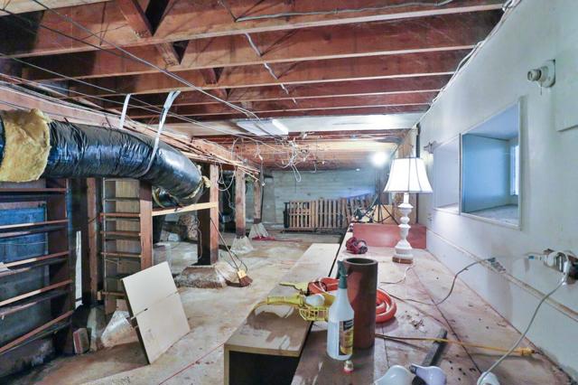 4980 Paradise Drive, Tiburon CA: https://media.crmls.org/mediaz/fce14084-54e3-463e-866b-859230c609cf.jpg