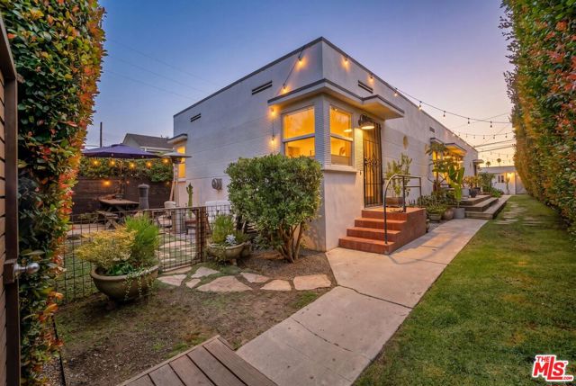 705 Flower Avenue photo 1