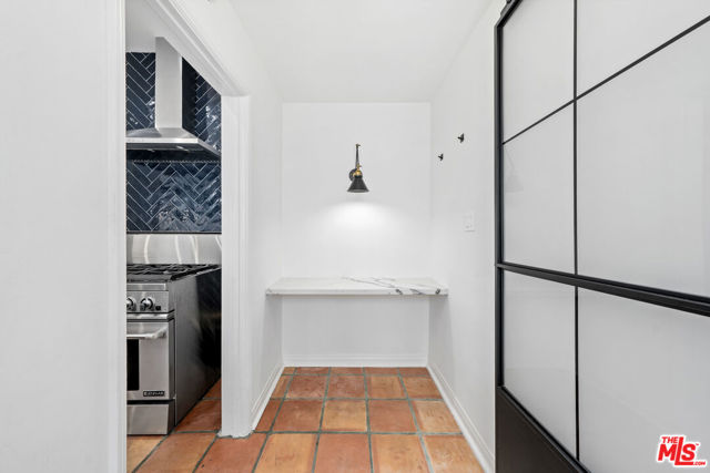 6427 1/2 Orange Street, Los Angeles CA: https://media.crmls.org/mediaz/fce1f837-bf57-4620-a40d-d667cb1264a9.jpg