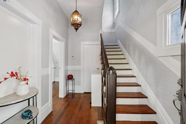 1706 Fairview St, Berkeley CA: https://media.crmls.org/mediaz/fce245dd-94dd-442c-ad84-f8ddfa0dc7f4.jpg