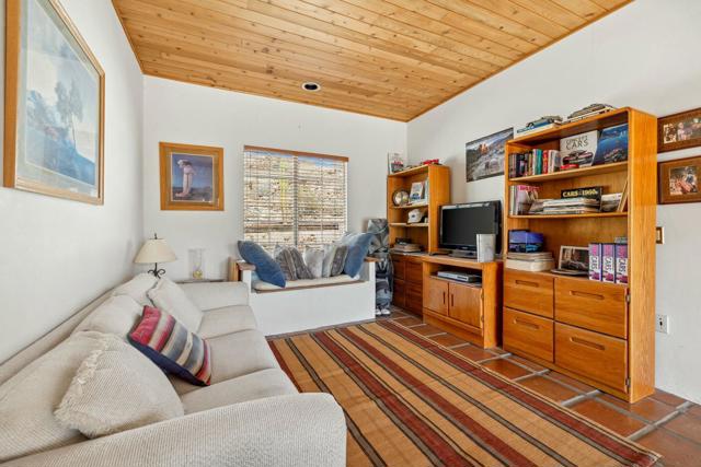 48600 Coyote Road, Palm Desert CA: https://media.crmls.org/mediaz/fce2654a-db47-4486-95f8-9097844e066e.jpg