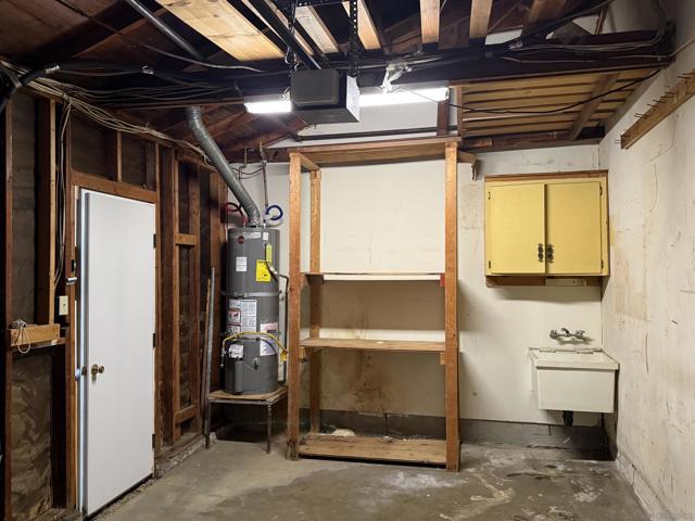 6056 Winfield Ave, La Mesa CA: https://media.crmls.org/mediaz/fce2a239-2341-4dc6-a9f2-9bf954dbe331.jpg