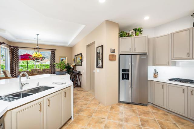 78975 Breckenridge Drive, La Quinta CA: https://media.crmls.org/mediaz/fce30cbc-6e19-4109-b31d-dfb3174bc1aa.jpg
