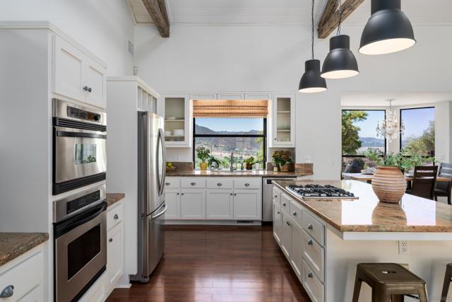9844 Lorraine Ridge Trail, El Cajon CA: https://media.crmls.org/mediaz/fce35733-de36-4a86-bef7-5db418f803b6.jpg