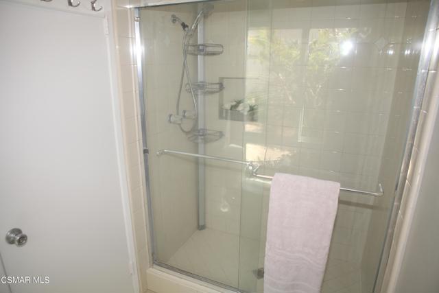 4518 Henley Court, Westlake Village CA: https://media.crmls.org/mediaz/fce38e83-0bbb-4935-8cd6-63f31c185bbe.jpg