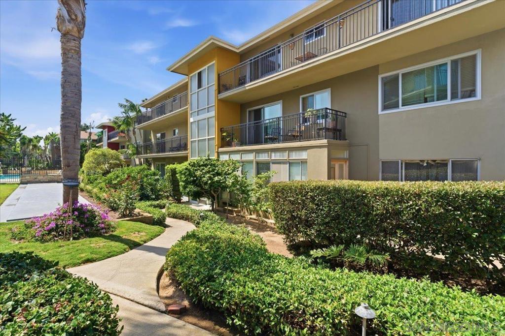5367 La Jolla