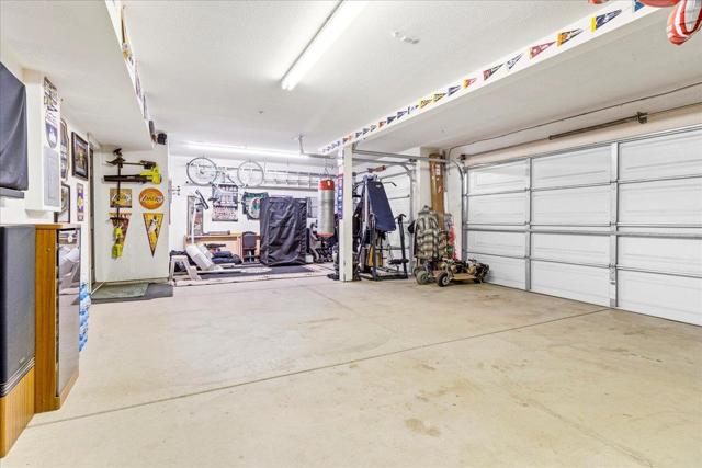 1851 Burgundy Circle, Gonzales CA: https://media.crmls.org/mediaz/fce3af61-1125-4c0d-acc4-3f13c6b7aba5.jpg