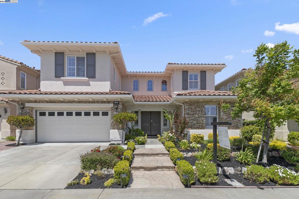 5365 Hazeltine Ln