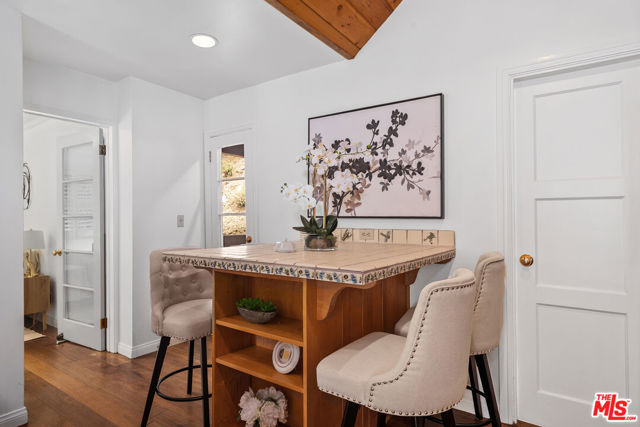 10545 Selkirk Lane, Los Angeles CA: https://media.crmls.org/mediaz/fce43a41-9e6b-4846-9581-0b1af4271c0c.jpg