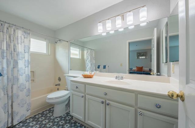 21028 Country Park Road, Salinas CA: https://media.crmls.org/mediaz/fce50e3e-fe18-4e5d-8ff7-1c82f17570ad.jpg