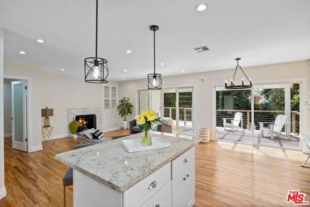 2376 Dewey Street, Santa Monica CA: https://media.crmls.org/mediaz/fce53f2f-3636-4d92-bd60-8f0795548157.jpg