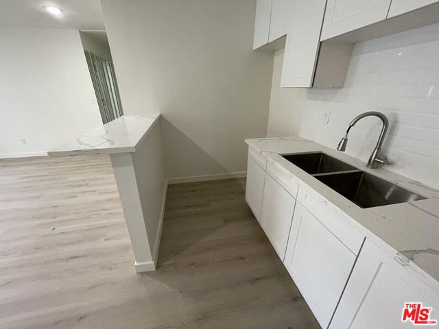 553 N Flores Street, West Hollywood CA: https://media.crmls.org/mediaz/fce542dd-4d1c-440e-b2f9-b5235c8269c7.jpg