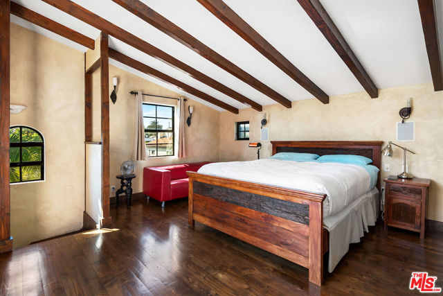 667 Santa Clara Avenue, Venice CA: https://media.crmls.org/mediaz/fce5fa29-894c-465c-a356-47f185ddde6f.jpg