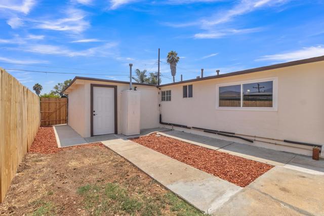 9850 Arapaho St, Spring Valley CA: https://media.crmls.org/mediaz/fce6a078-b2a8-482e-ba90-0c152e7dc1de.jpg