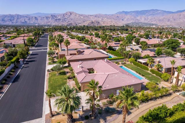 69727 Camino Pacifico, Rancho Mirage CA: https://media.crmls.org/mediaz/fce6d436-02c1-4cb9-8c4a-6b91c2b28f0e.jpg
