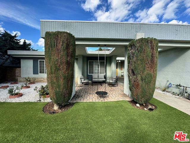 13735 Aldergrove Street, Sylmar CA: https://media.crmls.org/mediaz/fce740da-920f-4130-bbdf-1914445ac4ee.jpg