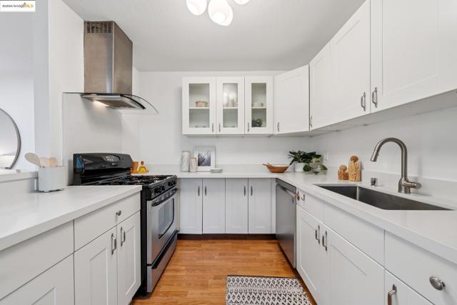 2028 Damuth St, Oakland CA: https://media.crmls.org/mediaz/fce78ce0-4504-41e3-9a1c-9f2db31bdc8e.jpg