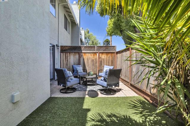 20340 Forest Ave, Castro Valley CA: https://media.crmls.org/mediaz/fce78d3b-e480-4f0e-b6da-039e28e7796b.jpg