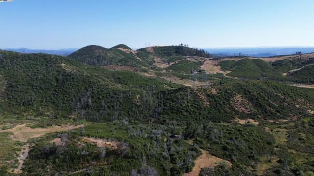 11311 Pine Flat, Healdsburg CA: https://media.crmls.org/mediaz/fce7ed39-cc8a-46ea-8d6d-496d965cecf3.jpg