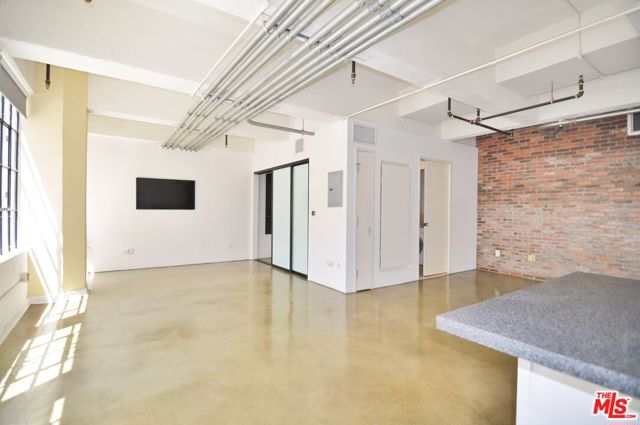 746 S Los Angeles Street, Los Angeles CA: https://media.crmls.org/mediaz/fce87353-6b1c-4727-8978-5ca7b7d74458.jpg