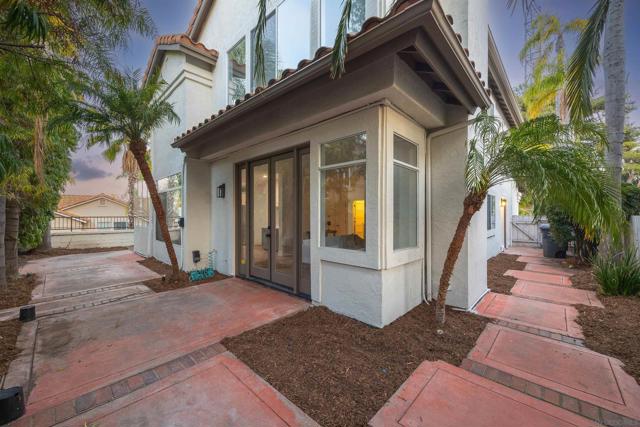 2318 Via Villegas, Carlsbad CA: https://media.crmls.org/mediaz/fce89cc6-e9e7-457c-83f7-613798a88c14.jpg