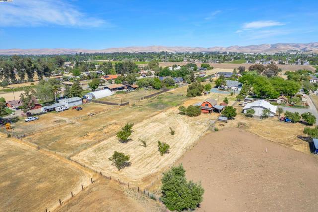 1969 Buena Vista Ave, Livermore CA: https://media.crmls.org/mediaz/fce8bf34-9c9a-4be4-a1d8-739156a87c27.jpg