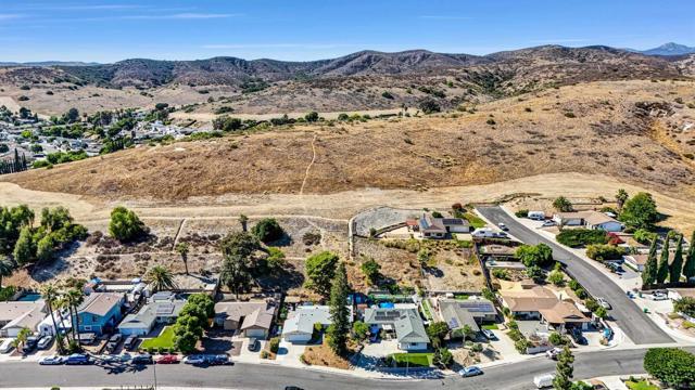 9684 LUTHERAN WAY, Santee CA: https://media.crmls.org/mediaz/fce8f737-63f2-4659-a6ad-071745c60103.jpg