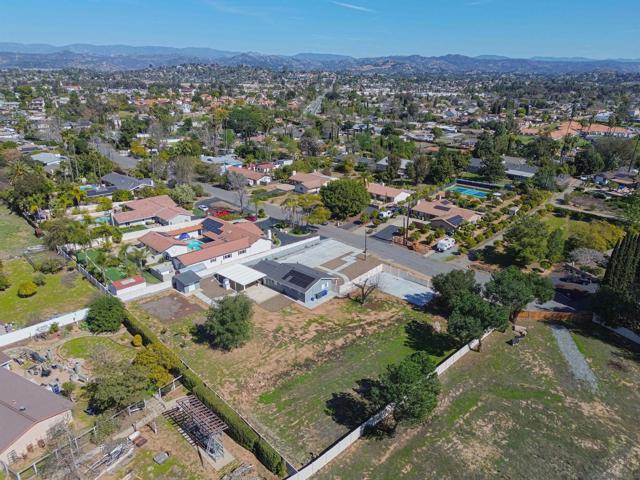 1996 Rohn Rd, Escondido CA: https://media.crmls.org/mediaz/fceadb08-d332-4fde-8703-5ca6cf437b4a.jpg