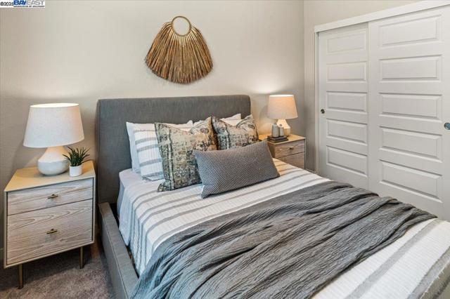 1726 17th St, Oakland CA: https://media.crmls.org/mediaz/fceb33d8-7ef9-4a31-8154-ef362621638c.jpg