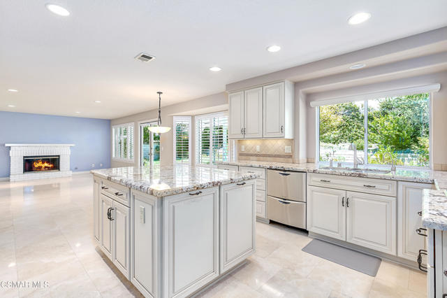 3041 Three Springs Drive, Westlake Village CA: https://media.crmls.org/mediaz/fceb65a6-09ed-40f4-b934-e9c7a920e29f.jpg