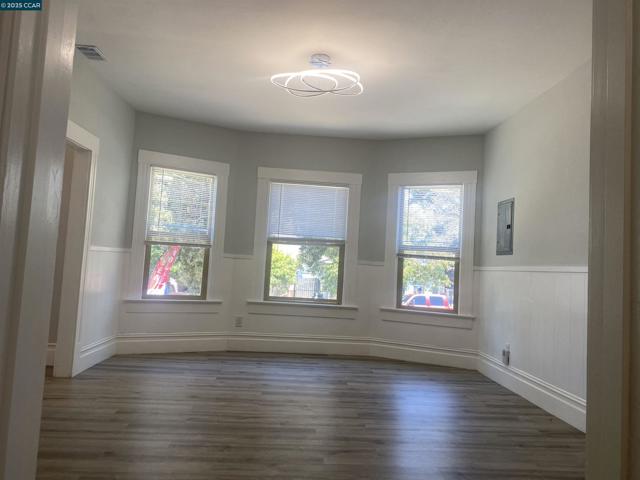 218 Bissell Ave, Richmond CA: https://media.crmls.org/mediaz/fcec4c67-fe11-4e3b-a937-2e15019482ec.jpg