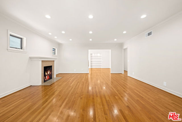 704 Westbourne Drive, West Hollywood CA: https://media.crmls.org/mediaz/fced0b3f-813c-46b7-a216-507f5e688612.jpg