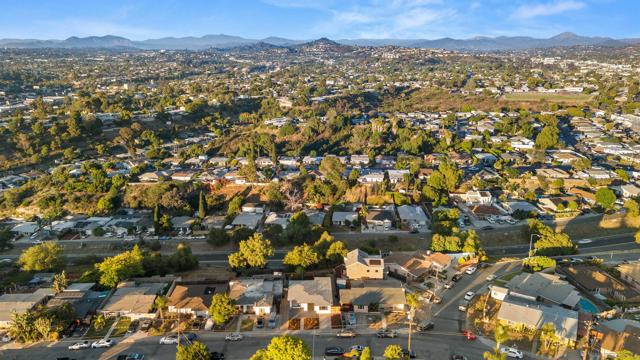 3811 Boren St, San Diego CA: https://media.crmls.org/mediaz/fced13a8-b6de-4bf7-9226-81888774ef6e.jpg