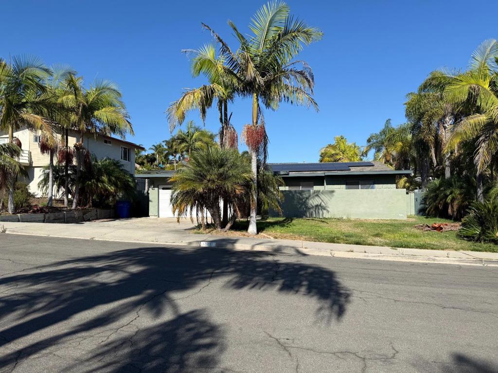 1860 Valencia Avenue