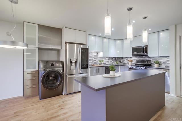 Detail Gallery Image 1 of 1 For 1615 Hotel Cir #D202,  San Diego,  CA 92108 - 2 Beds | 2 Baths
