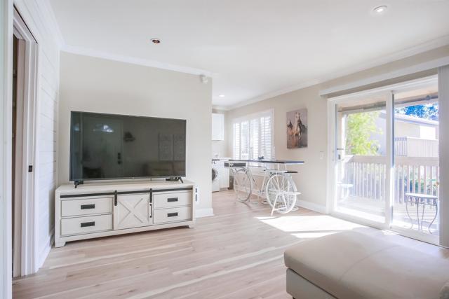 Image 5 of 30 For 8521 Villa La Jolla Dr  H