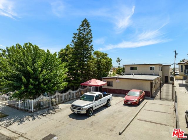 840 52nd Street, Los Angeles, California 90037, ,Multi-Family,For Sale,52nd,24388361