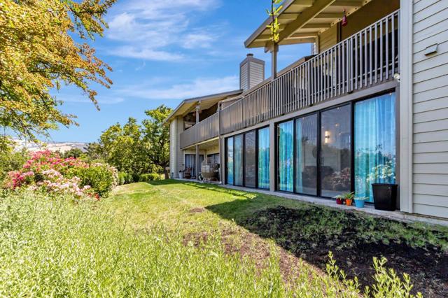 8463 Traminer Court, San Jose CA: https://media.crmls.org/mediaz/fcf1466c-d59e-4157-b5a0-669d888210a9.jpg