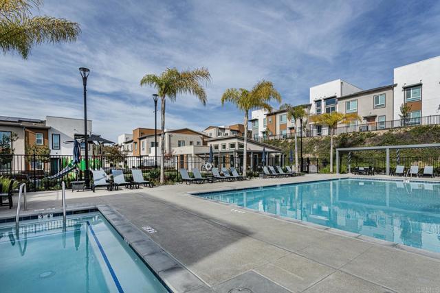 Detail Gallery Image 43 of 43 For 958 Foxwood Ln, Vista,  CA 92081 - 1 Beds | 2 Baths