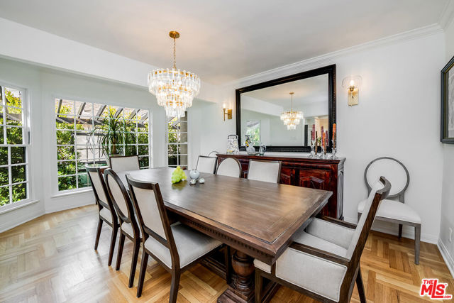 13109 Valley Vista Boulevard, Studio City CA: https://media.crmls.org/mediaz/fcf2c22a-6cc0-40c0-8670-4e0bc4276791.jpg