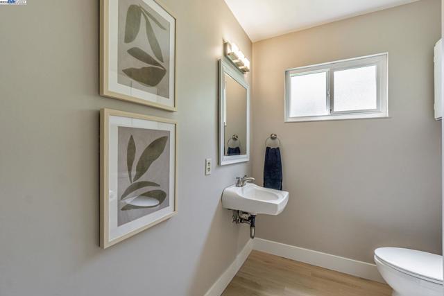 36 Barcelona Ct, Danville CA: https://media.crmls.org/mediaz/fcf301e6-2cae-4be9-bc30-d397b8751486.jpg