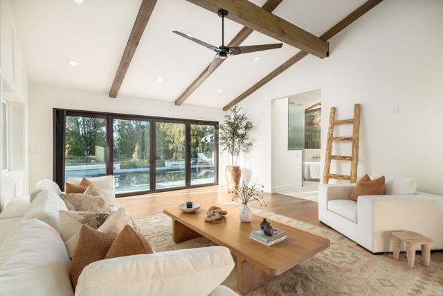 6449 Las Colinas, Rancho Santa Fe CA: https://media.crmls.org/mediaz/fcf31193-391d-4a2d-b022-94d29d7e0415.jpg