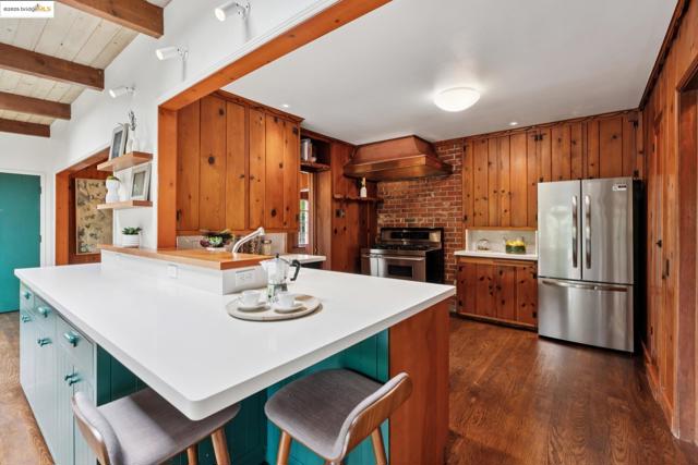 5550 Snake Road, Oakland CA: https://media.crmls.org/mediaz/fcf344fe-8367-4f95-ad97-1fde88b9bd5b.jpg